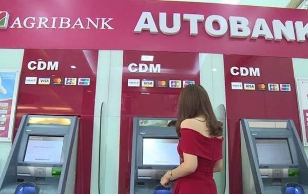 Thời gian chuyển tiền từ Agribank sang Vietcombank khi chuyển qua ATM